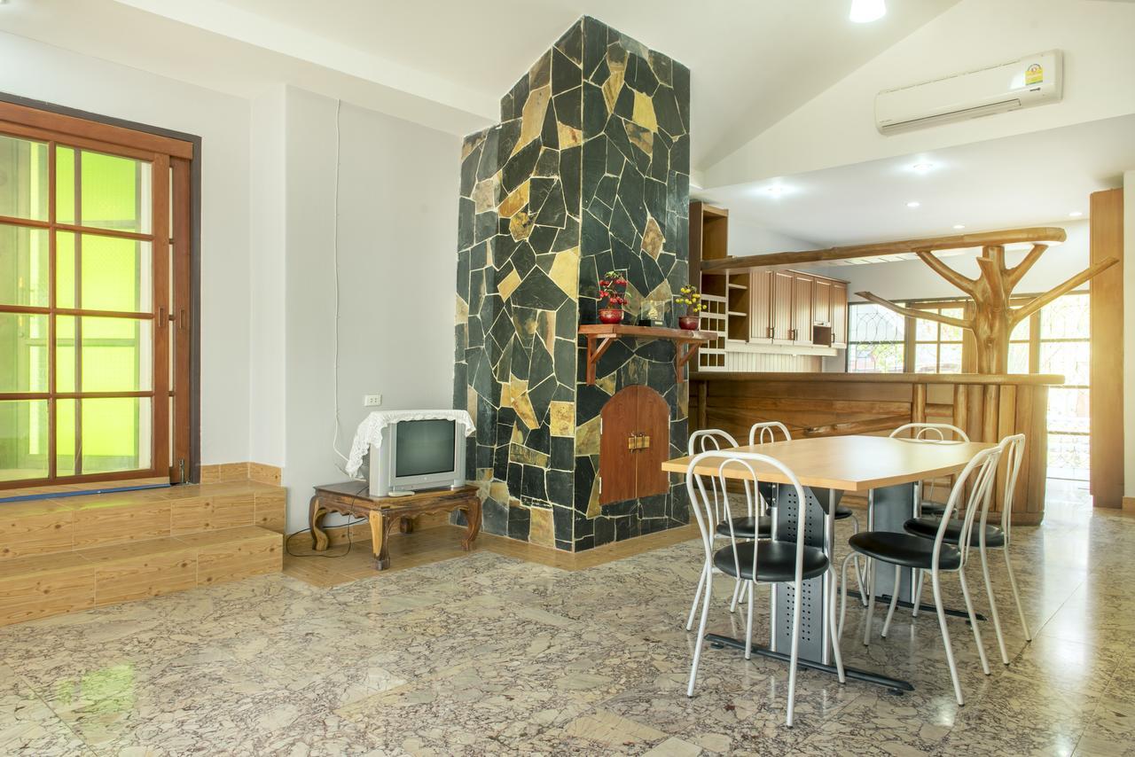 Ivy Cottage By Qiu Muak Lek Exterior photo