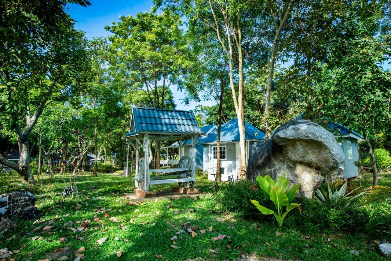 Ivy Cottage By Qiu Muak Lek Exterior photo
